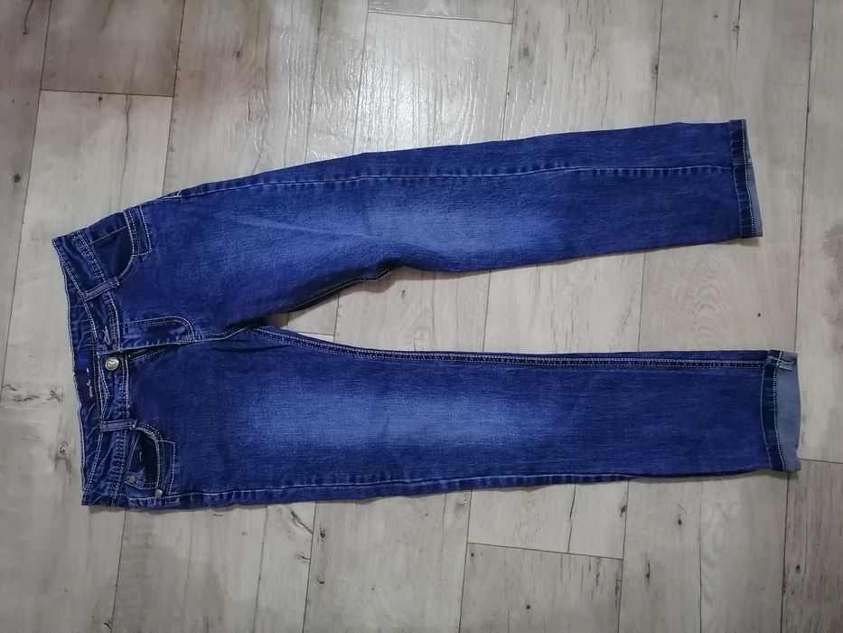 Джинсы на мальчика 7-8лет