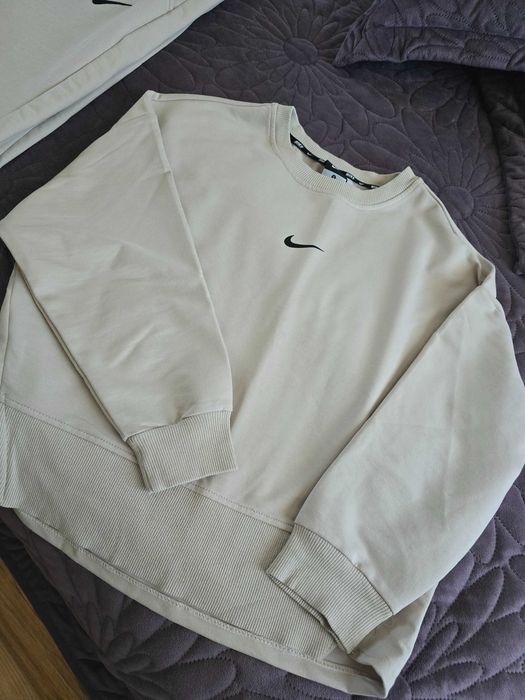 Дамски спортен комплект