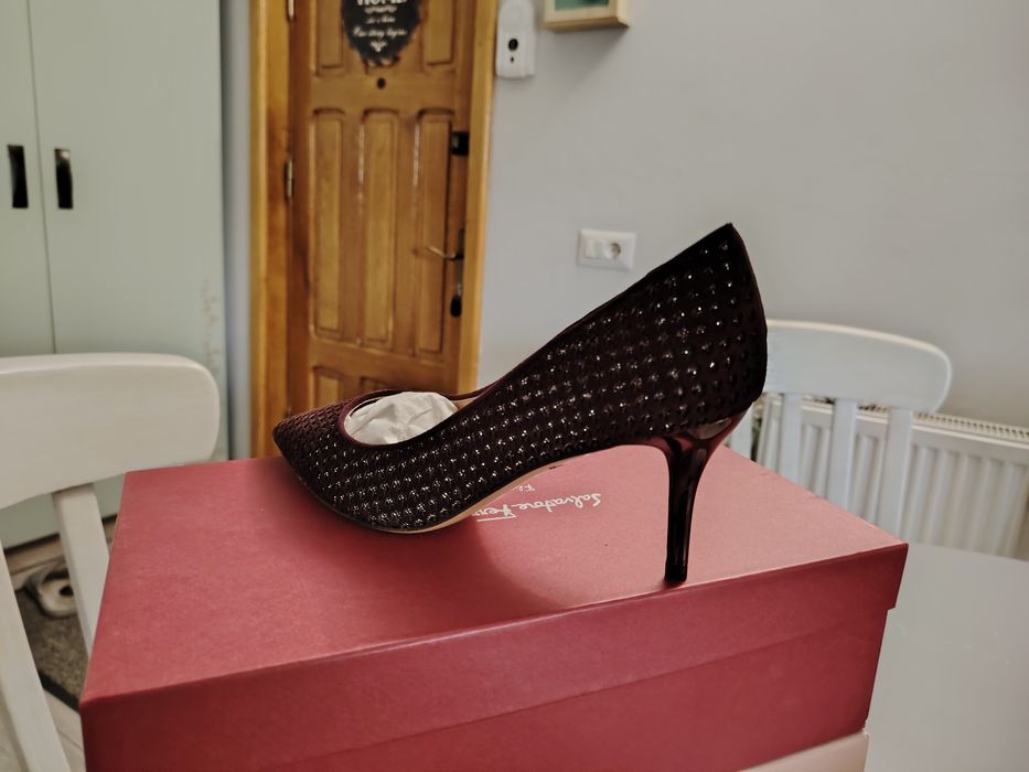 Pantofi Salvatore Ferragamo 36 si Miu Miu 36 noi