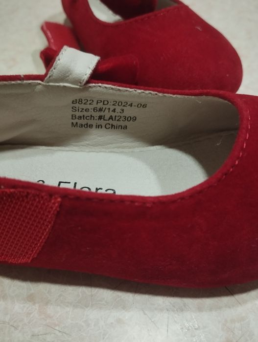 Продаю детские тапочки.