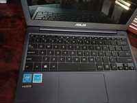 Laptop ultraportabil asus