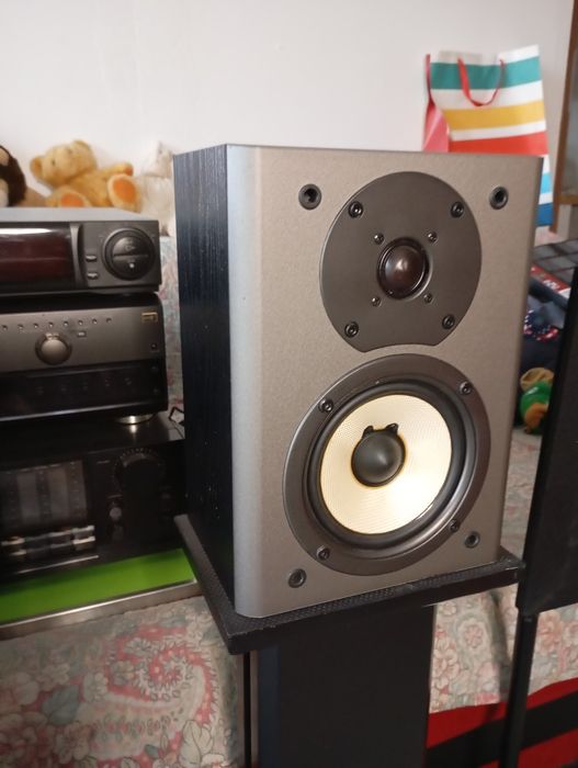 Vând boxe Onkyo 130w