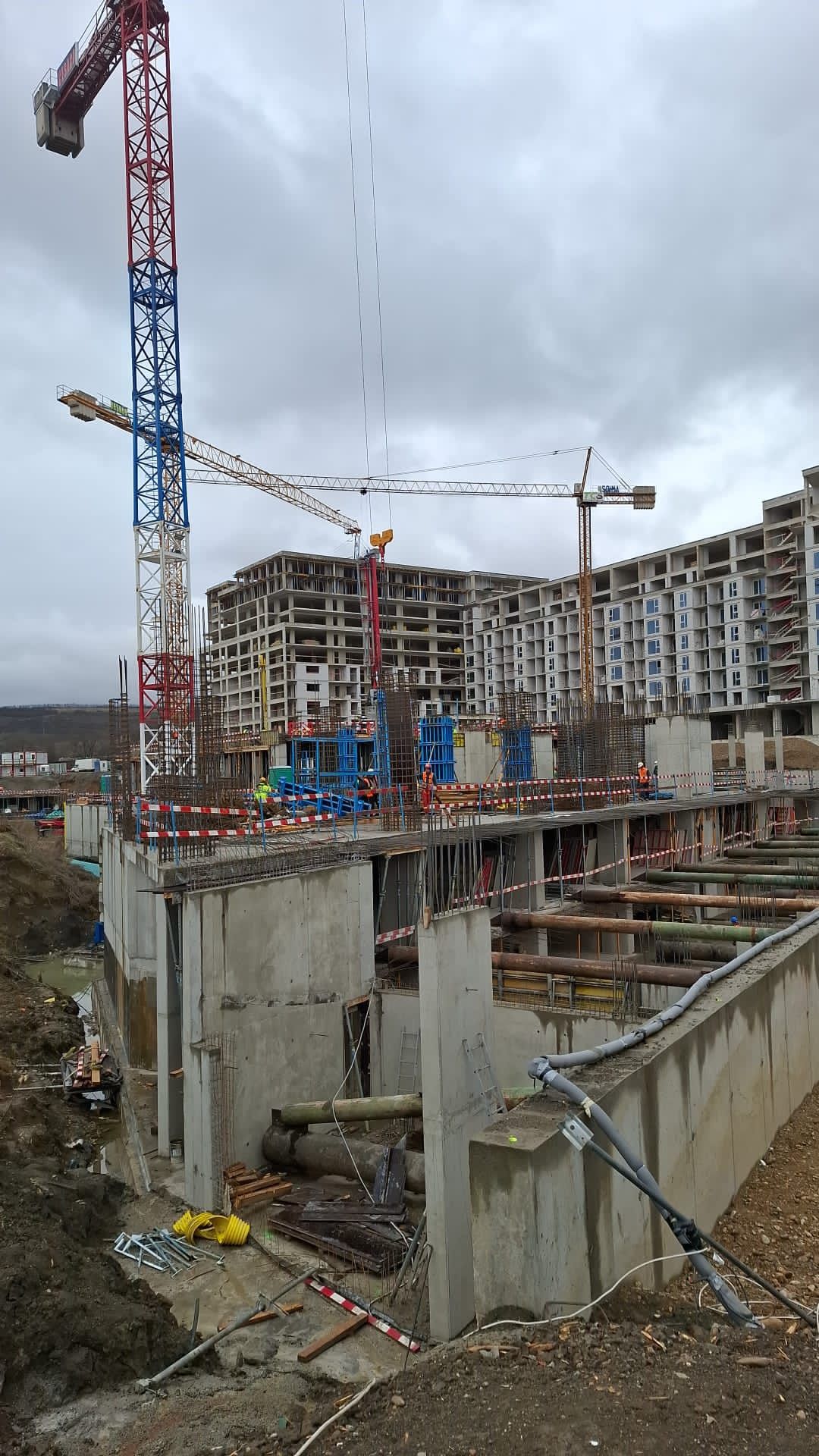 Vand materiale de construcții