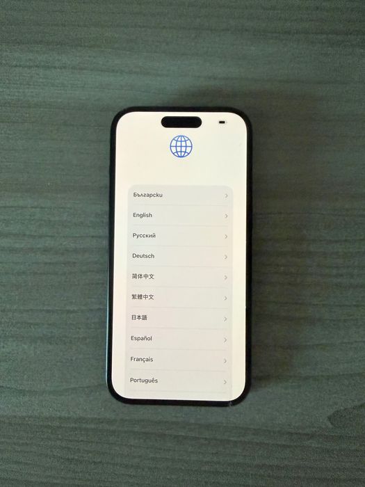 iPhone 15 - пукнато стъкло