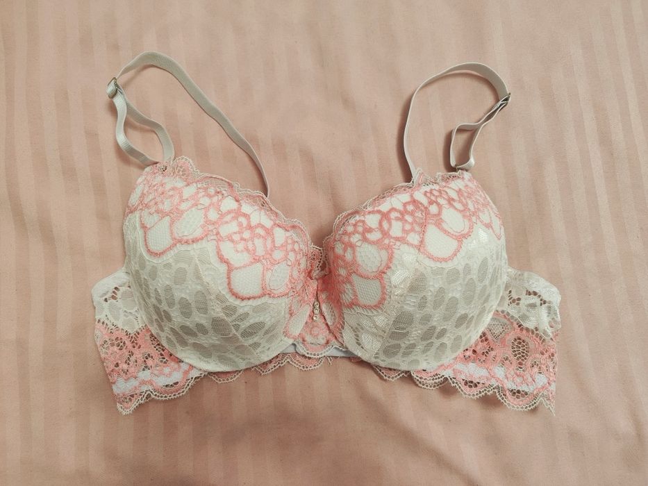 Нов сутиен в розово и бяло