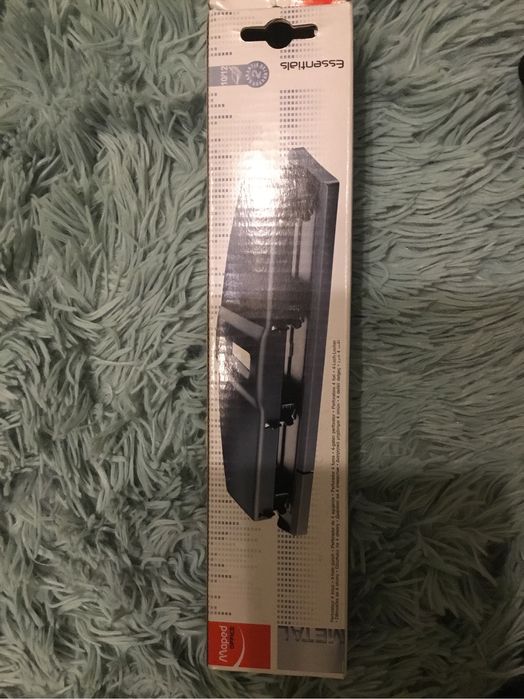 Perforator Essentials cu 4 găuri