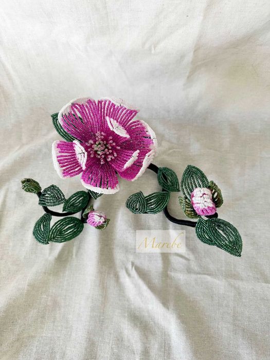 Aranjament floral unicat- Magnolie realizata manual din mărgele