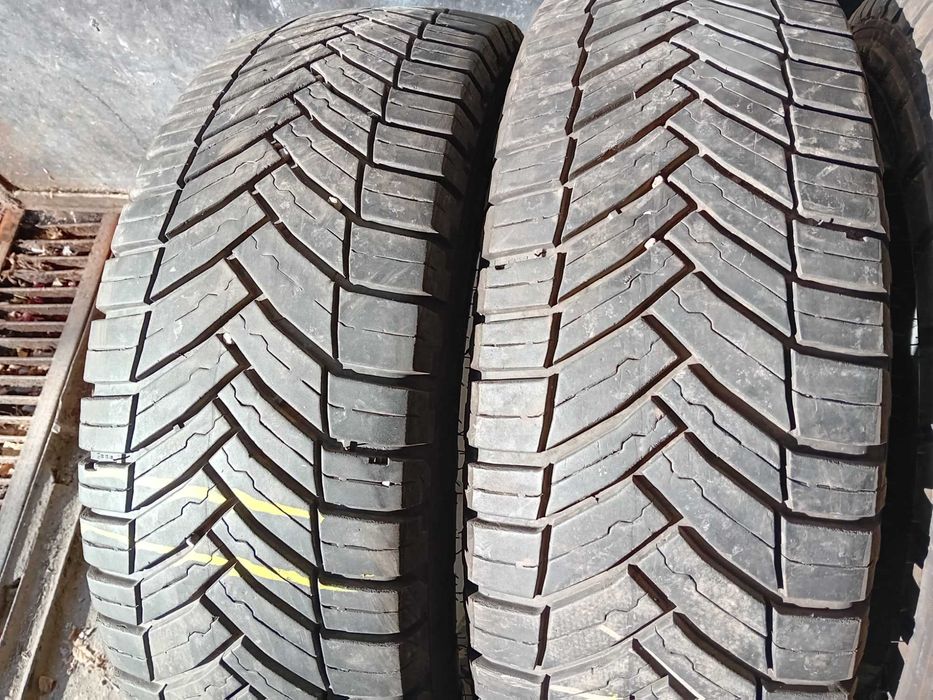 4бр.всесезонни гуми Michelin 215 65 16C dot0221