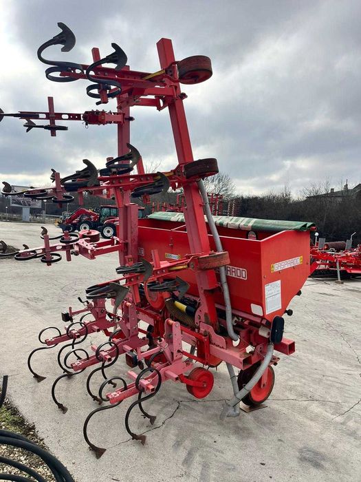 Prășitoare /cultivator Gaspardo 8 rânduri fertilizare 700 lit -  2013