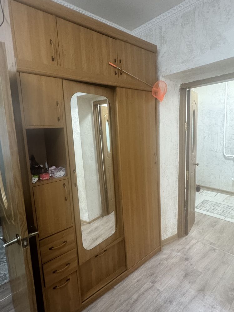 Продам диван и шкаф
