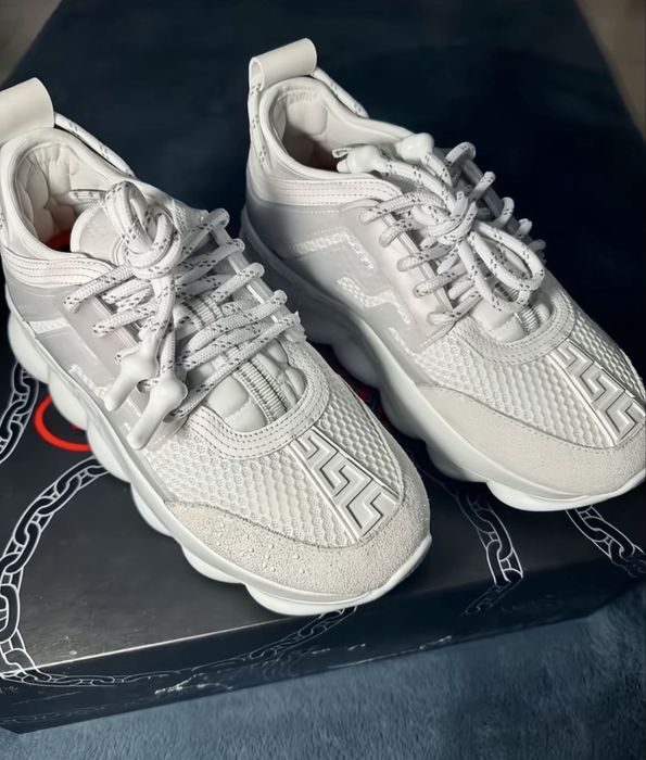 Versace chain reaction