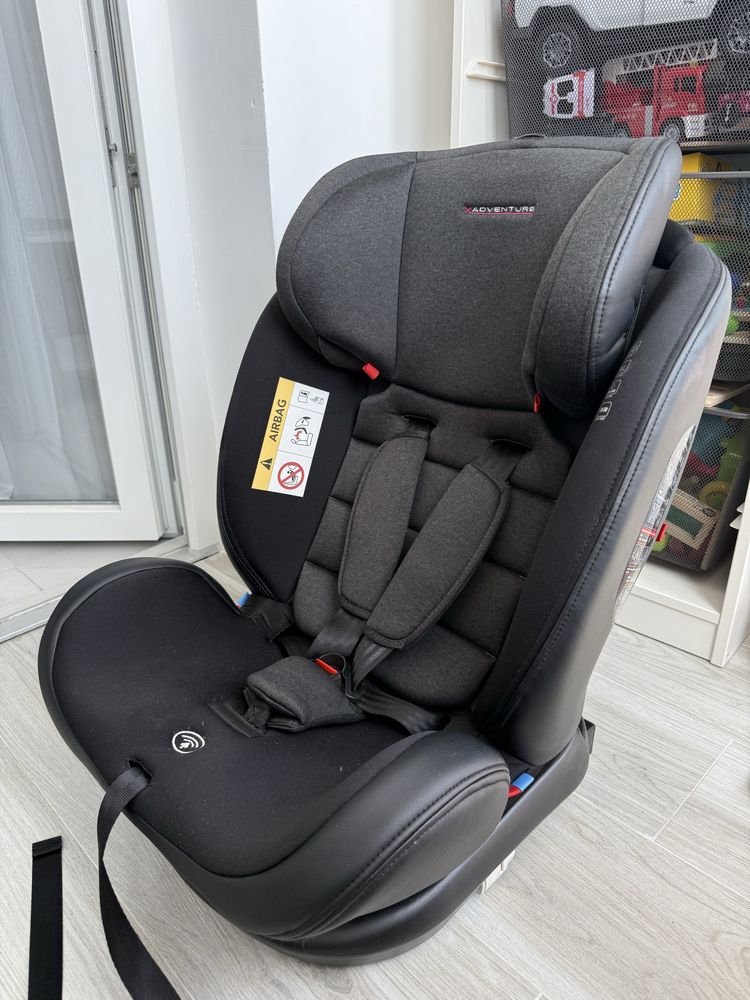 Scaun auto cu isofix