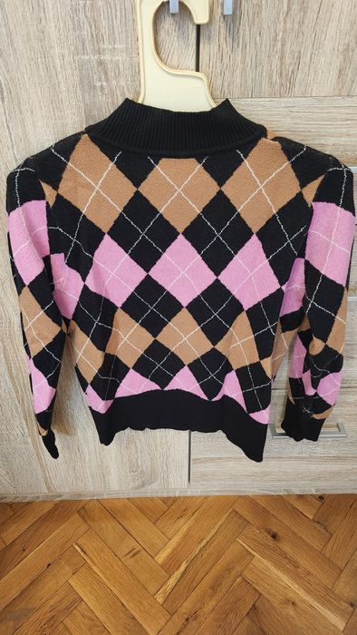 Цветен пуловер размер S