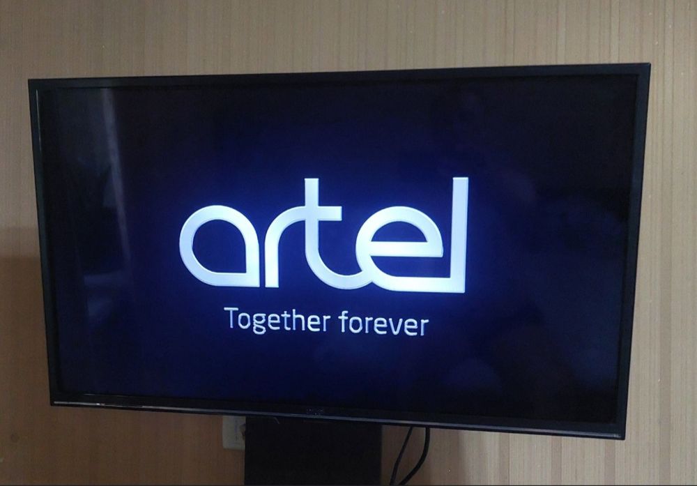 Продам телевизор Artel 32AH90G в хорошем состоянии