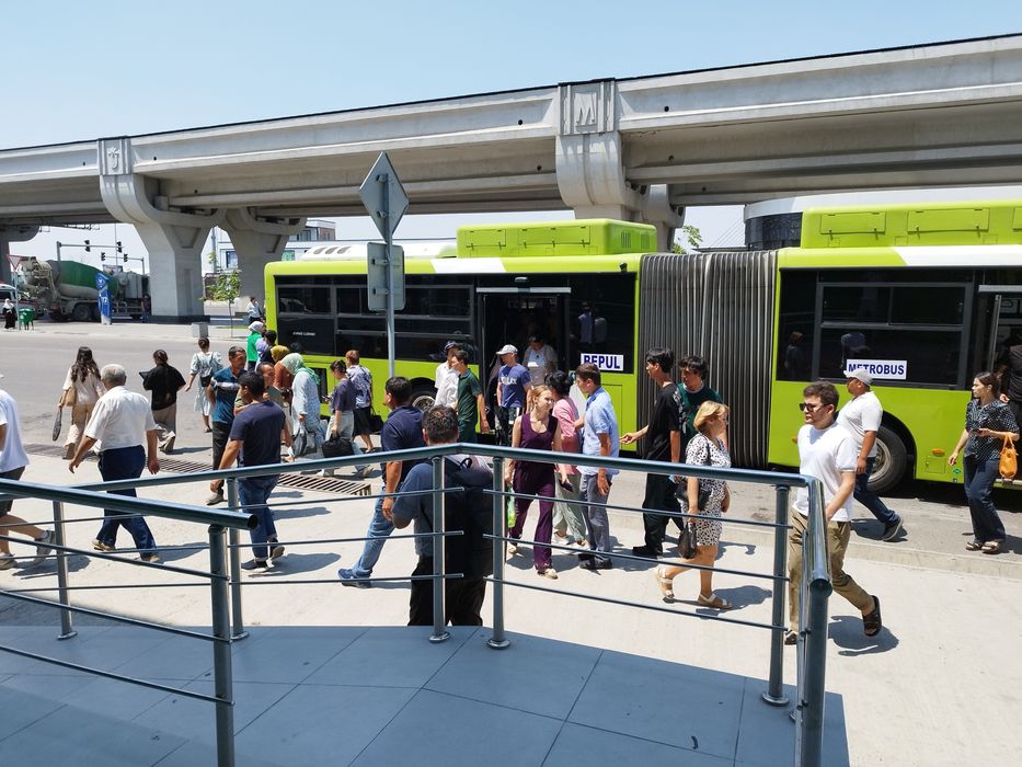 Продам готовый компьютерный клуб возле станции метро и конечки автобус