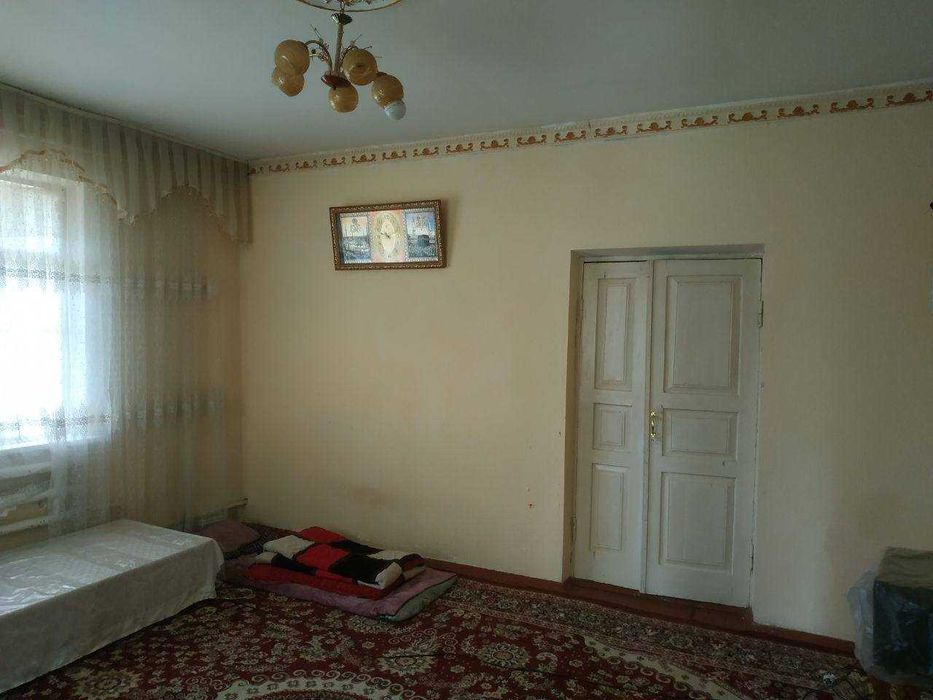 “Uy Sotiladi 5 xonali, 10-sotix”