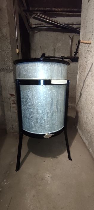 Центрофуга за мед