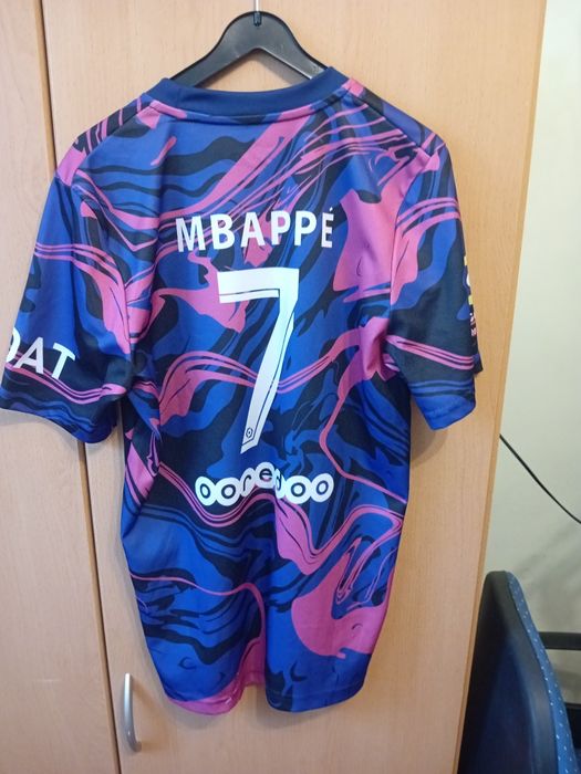 Bluză cu pantofi mbappé