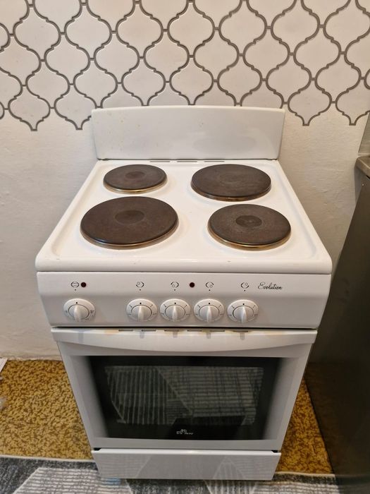 Продам плиту б/у не новая
