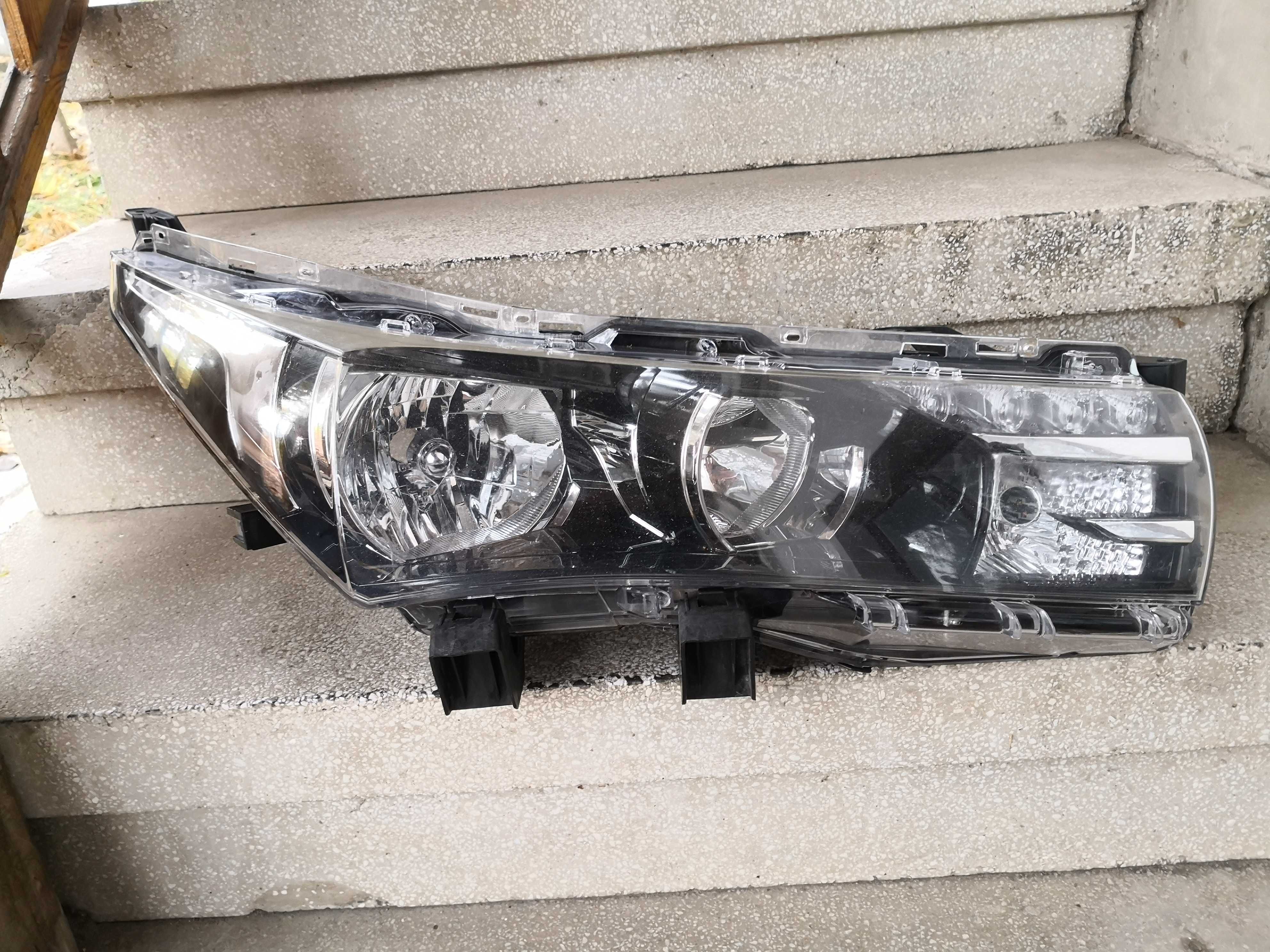 Фар Тойота Корола десен LED/Фар Toyota Corolla e180 LED Оригинален