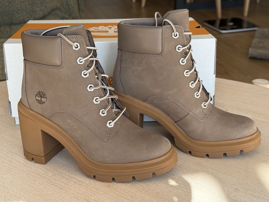 Зимни обувки, боти, ботуши Allington