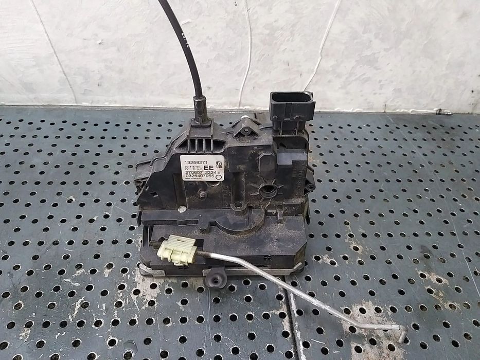 Broasca usa stanga opel corsa d coupe 13258271 2c1618101