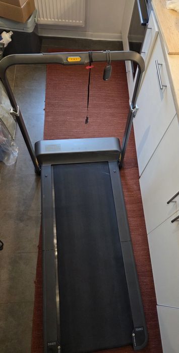 Banda de alergat pliabilă KingSmith WalkingPad R1 Pro (Negru/Argintiu)