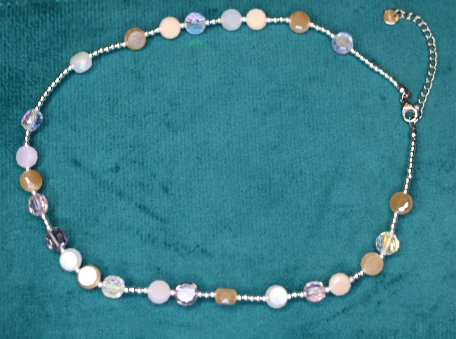 Колиета и гривни с перли и ест.камъни