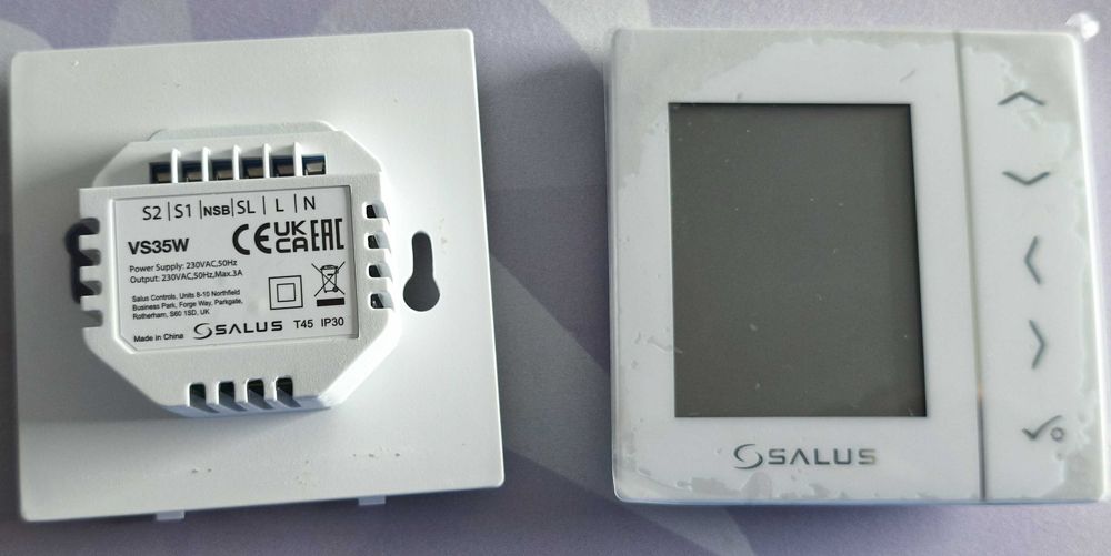 Termostat  neprogramabil SALUS - VS35W (montaj în doză)