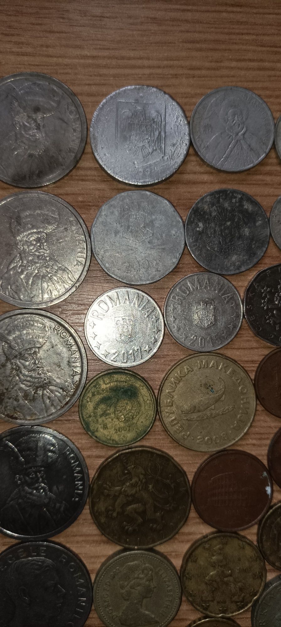 Vind monede diferite