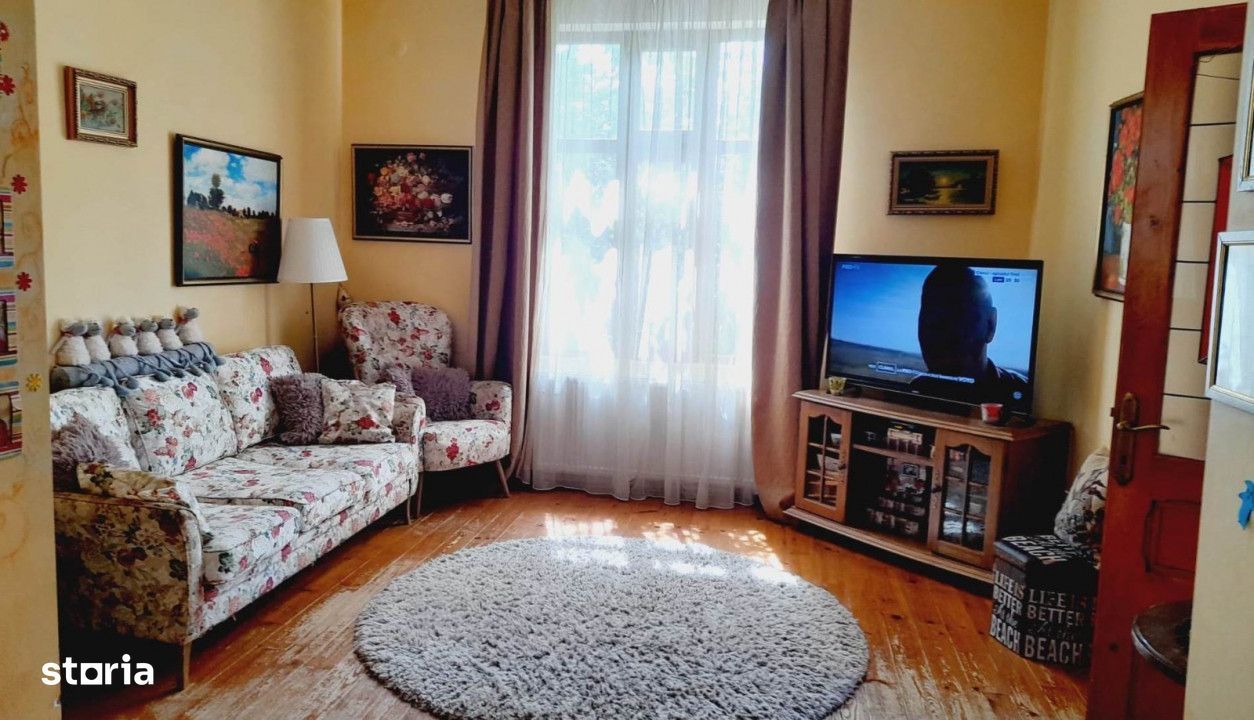 Casa 5 camere, D+P+M, ultracentral, zona deosebita, Campina, Prahova