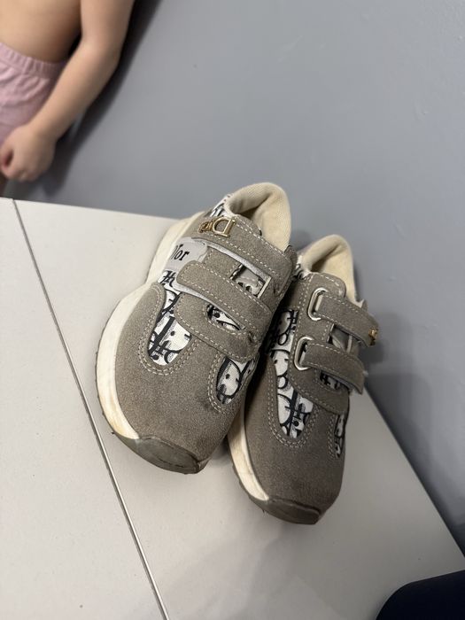 Кроссовки детские