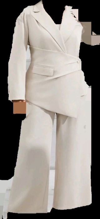 Costum elegant,culoarea piersicii, comod și elegant