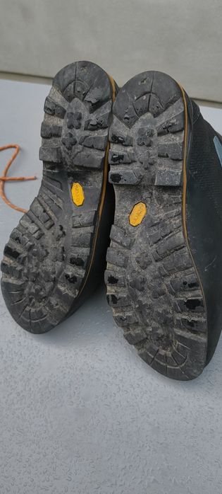 Vând bocanci de iarnă Simond