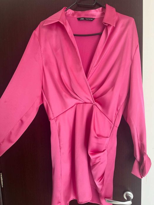 Розова сатенена рокля ZARA