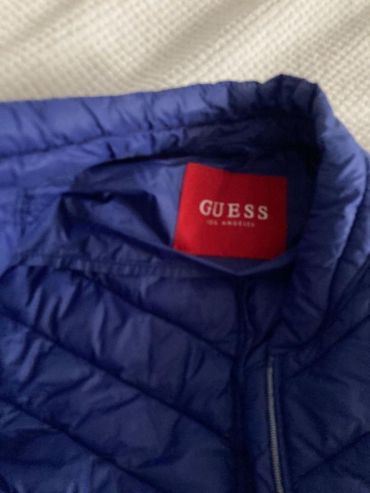 Vand geaca de dama guess originala din guess Palas Iasi
