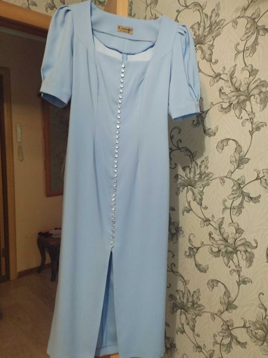 Продам платье длинное 10000т