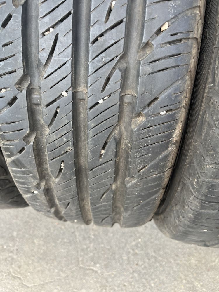4 бр. гуми за бус 205/65/16C Uniroyal 7-8 mm DOT 0914