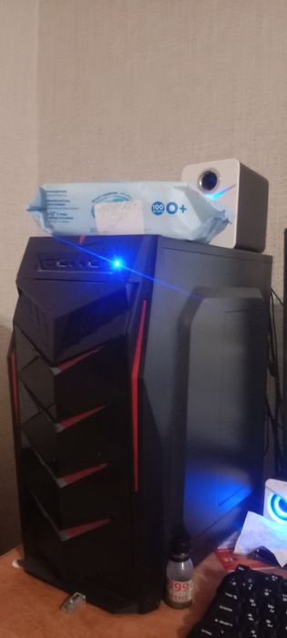 Продам системный блок 4 Гб видюха 8 оператива