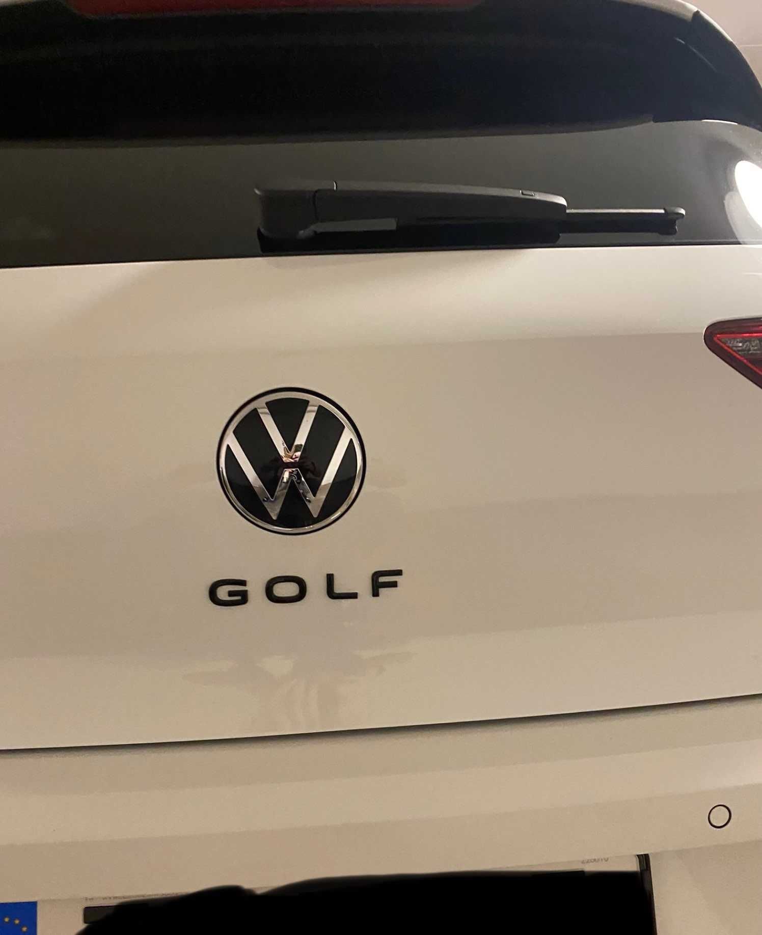 Емблема надпис за багажник VW Volkswagen GOLF 8 голф-Черна