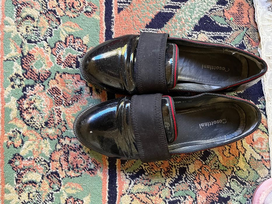 Туфли женские черного цвета 39 размер.