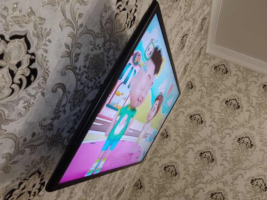 Продаётся Телевизор SAMSUNG Smart TV 43