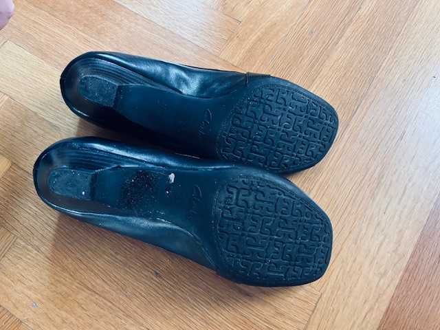 Clarks оригинални кожени дамски обувки