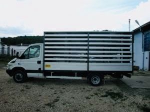 Transport animale vii cu masini autorizate