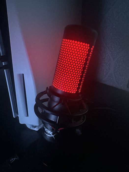 Микрофон HyperX Quadcast