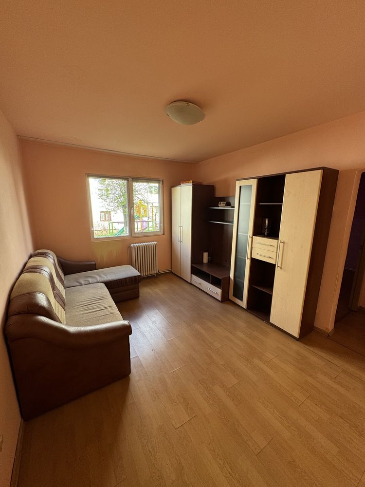 Vand apartament cu 4 camere zona Manastur