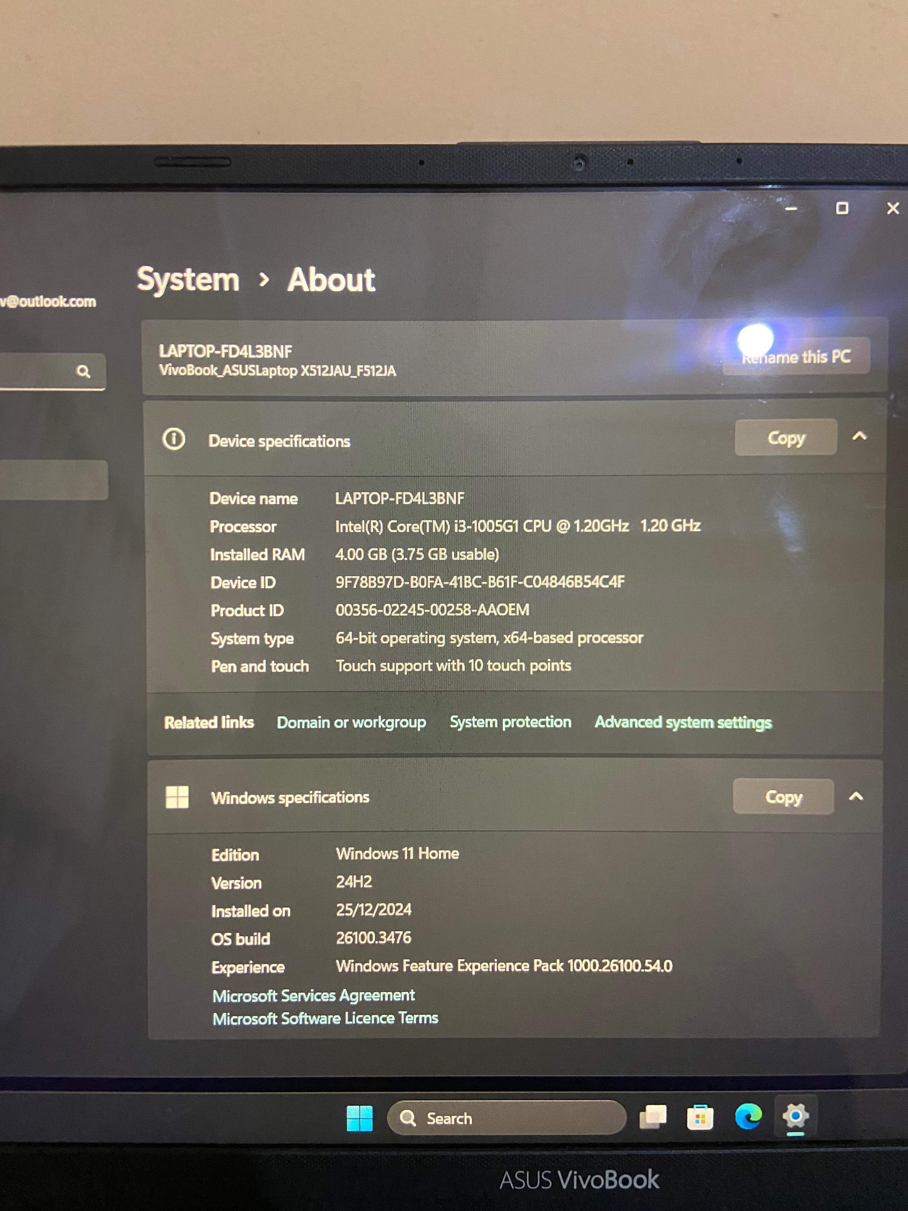 Noutbuk Asus sensir ekran+otpechatkai bor   holati ideal