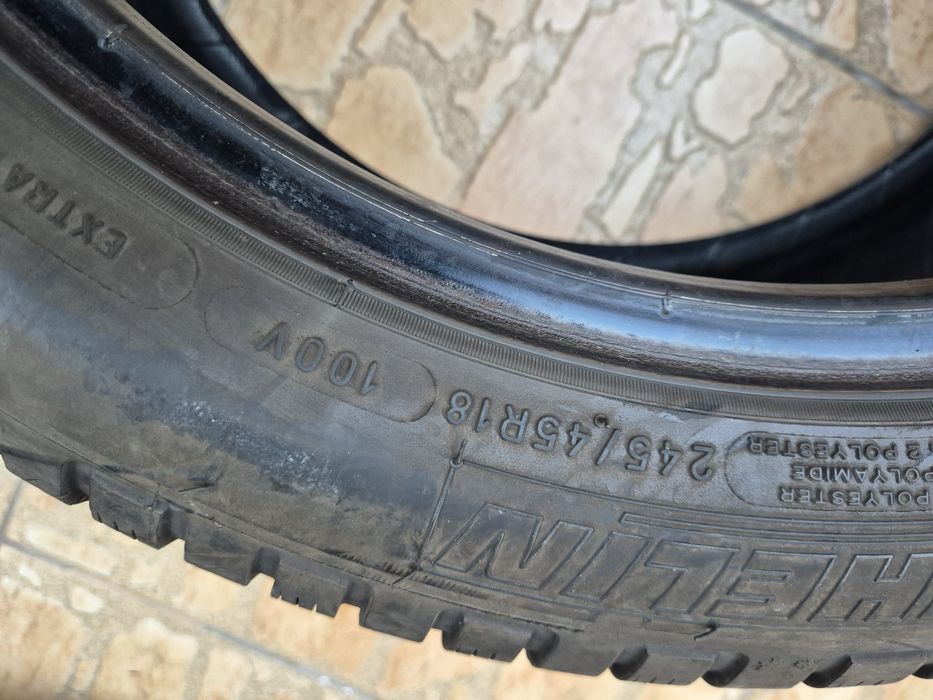 Vând cauciucuri 245/45/18 M+S 2 buc //Runflat// imp Germania