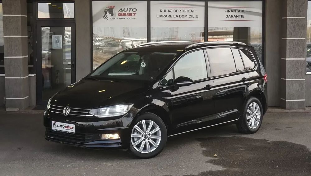 Volkswagen Touran black friday promo: 11490 euro (tva inclus deductibil)