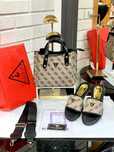 Комплект чехли и чанта Guess